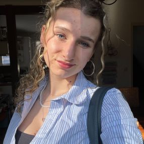 Caroline, Babysitter in Steinheim an der Murr