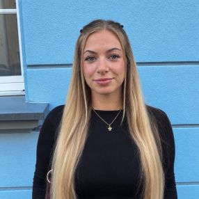 Farina, Babysitter in Düsseldorf