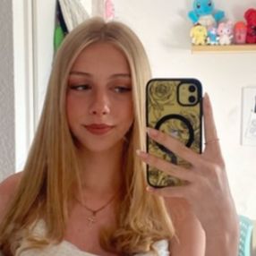 Mina, Babysitter in Lüdenscheid
