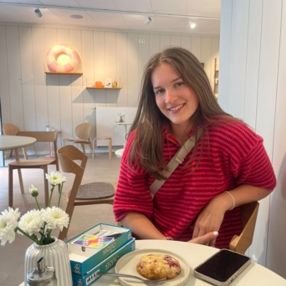 Nele, Babysitter in Solingen