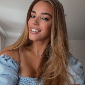 Celina, Babysitter in Germering