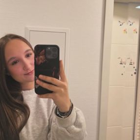 Celine, Babysitter in Hameln
