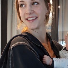 Noée, Babysitter in Stutensee