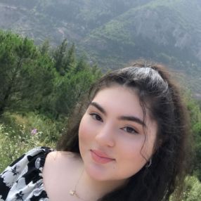 Feyza, Babysitter in Leverkusen