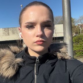 Laura, Babysitter in Burgdorf
