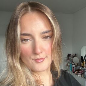 Hanife, Babysitter in Traunreut