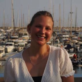 Vivien, Babysitter in Gummersbach