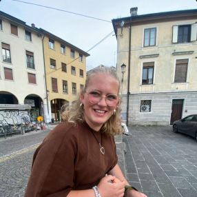 Greta, Babysitter in Köln
