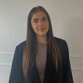 Lea, Babysitter in Arnsberg