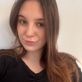 Dana, Babysitter in Ettringen