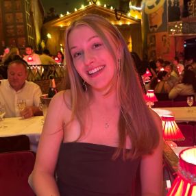 Charlotte, Babysitter in Frankfurt am Main