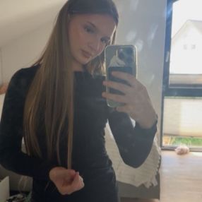 Mara, Babysitter in Niederkassel