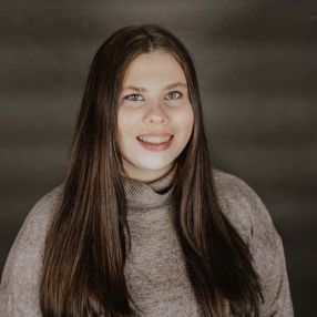 Mia, Babysitter in Wiesbaden