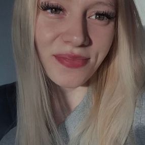 Lena, Babysitter in Düren