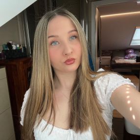 Anna, Babysitter in Schwetzingen