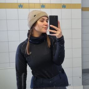 Esther, Babysitter in Schifferstadt