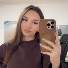 Alberta, Babysitter in Neunkirchen