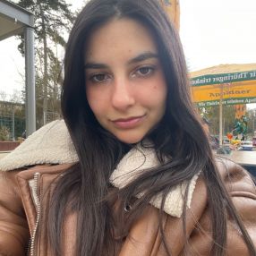 Zilya, Babysitter in Apolda