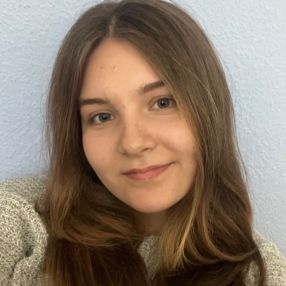 Jolie, Babysitter in Lohmar