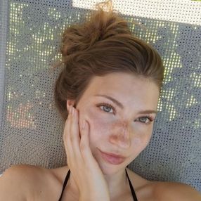 Charlotte, Babysitter in Köln