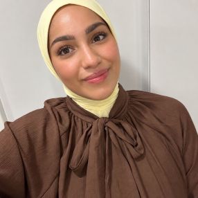 Negina Shabnam, Babysitter in Alfter