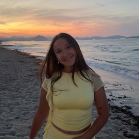 Elea, Babysitter in Esslingen am Neckar