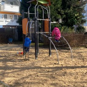 R Kimberly, Familie in Augsburg