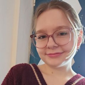 Lilly, Babysitter in Jena