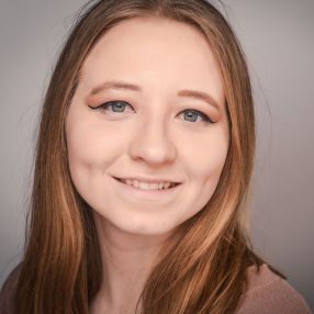 Alina, Babysitter in Kiel
