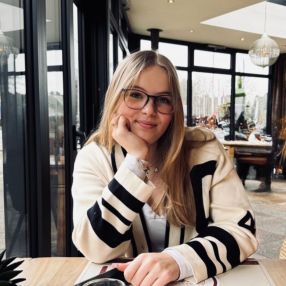 Leonie, Babysitter in Aachen