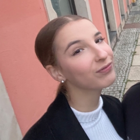 Elisa, Babysitter in Zwickau