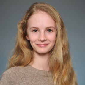 Eva, Babysitter in Freilassing