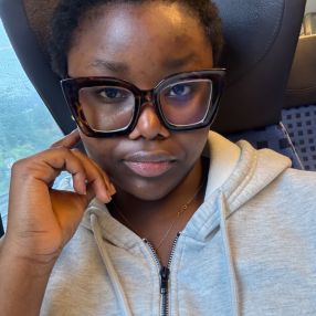 Alexie, Babysitter in Essen