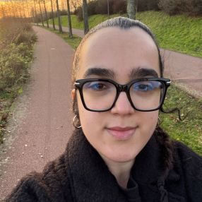 Morena, Babysitter in Leverkusen