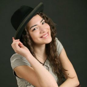 Iva, Familie in Dresden