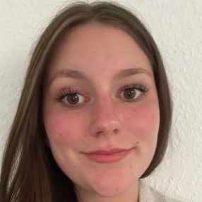 Lucy-Joanna, Babysitter in Euskirchen