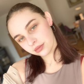 Charleen, Babysitter in Neuss