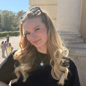 Indira, Babysitter in München