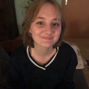 Lulu, Babysitter in Falkensee