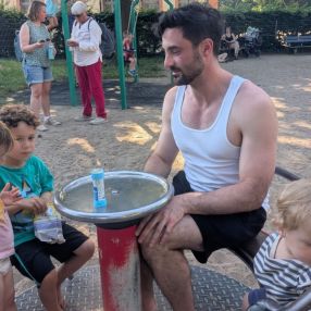 Jonas, Familie in Darmstadt
