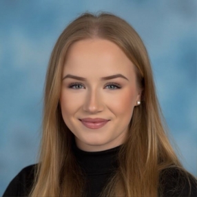 Nina, Babysitter in Schneverdingen