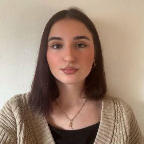 Asli, Babysitter in Wiesbaden
