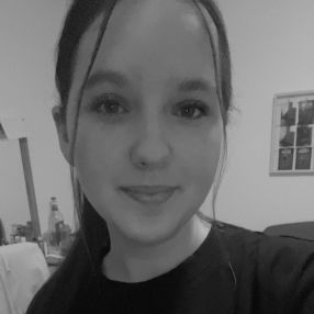 Melissa-Janine, Babysitter in Neumünster
