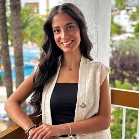Neharika, Babysitter in Freigericht