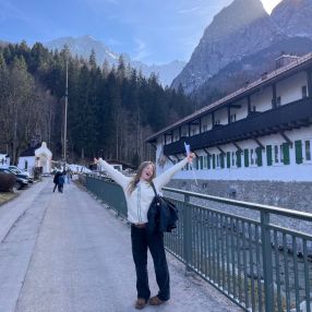 Becky, Babysitter in Dessau-Roßlau