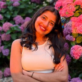 Kesiya, Babysitter in Essen