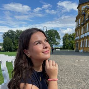 Karlotta, Babysitter in Lübeck