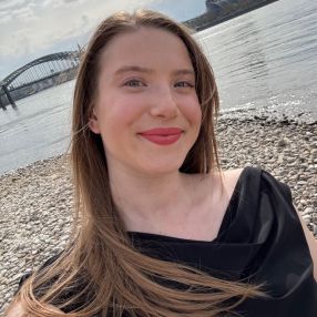 Dilara, Babysitter in Engelskirchen