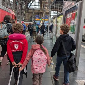 Destiny, Familie in Hungen