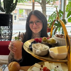 Dominique, Babysitter in Nauen